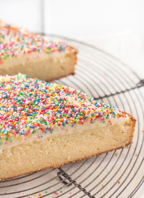 Giant Fairy Bread Cake Aussie Recipes, Aussie Food, Decadent Food, Fairy Bread, Cookie Bakery, Cookie Cake Recipe, Dessert Pizza, Baking Blog, Pie Cake