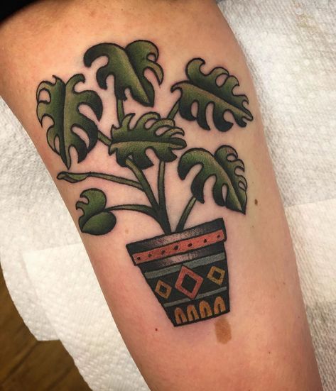 Shannon Pagliarini on Instagram: “I had the pressure, I mean pleasure to tattoo this monstera on my plant loving girlfriend 🌿” American Trad Plant Tattoo, Monstera Pot Tattoo, American Traditional Potted Plant Tattoo, Monstera Tattoo Traditional, Plant Pot Tattoo, Potted Plant Tattoo, Retro Vases, Pot Tattoo, Monstera Tattoo