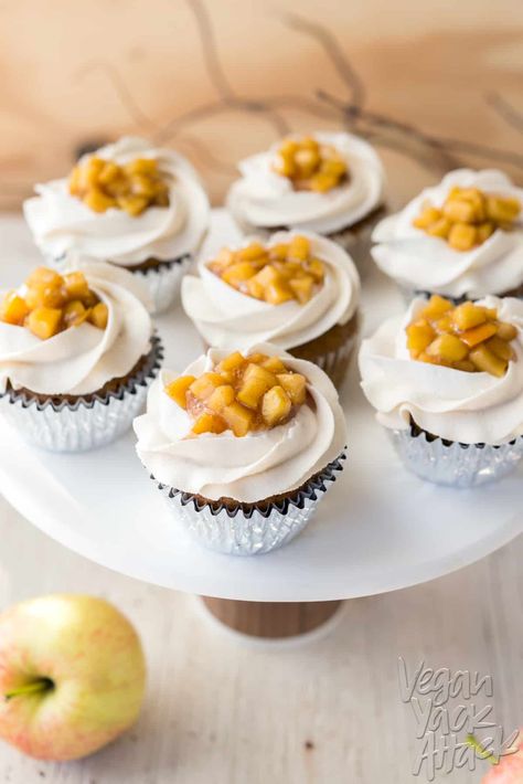 Apple Pie Cinnamon Cupcakes - Vegan Yack Attack Cinnamon Cupcakes Recipe, Holiday Potluck Recipes, Healthy Cupcake Recipes, Cinnamon Pastry, Vegan Cupcake Recipes, Cinnamon Cupcakes, Vegan Apple Pie, Healthy Cupcakes, Homemade Apple Pie Filling