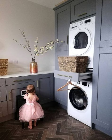 10 Best Laundry Room Paint Colors to Make Chores More Fun Fun Paint Ideas, Laundry Room Paint Color, Laundry Room Paint, Laundry Room Update, Moore House, Laundry Room Wall Decor, Laundry Room Wallpaper, Laundry Room Renovation, Laundry Room Shelves