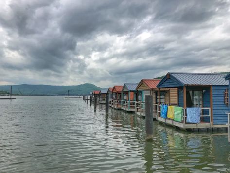 Floating Haunted Cabin Rentals | Hales Bar Marina Chattanooga, TN Tennessee Road Trip, Usa Places To Visit, Downtown Chattanooga, Marina Resort, Lakeside View, Tennessee Travel, Watch The Sunset, Vacation Cabin, Tennessee River