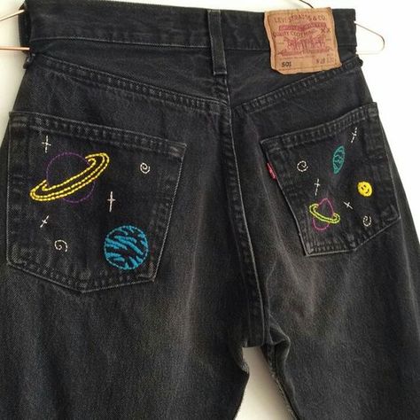 Black Jeans Embroidery Diy, Space Embroidery Jeans, Painted Jeans Inspiration, Black Jean Embroidery, Black Jeans Painting, Painting On Black Jeans, Denim Embroidery Ideas, Black Jeans Painting Ideas, Painting Pants Ideas