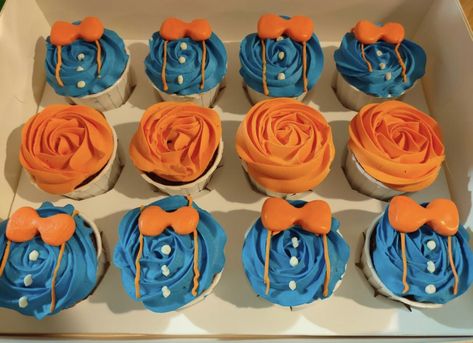 Blippi Birthday Cupcake Ideas, Blippi Birthday Cake Buttercream, Blippi Birthday Cupcakes, Blippi And Meekah Party, Blippi Cupcake Ideas, Blippi Cupcakes, Blippi Cookies, Blippi Cupcake, Blippi Birthday Party Decorations