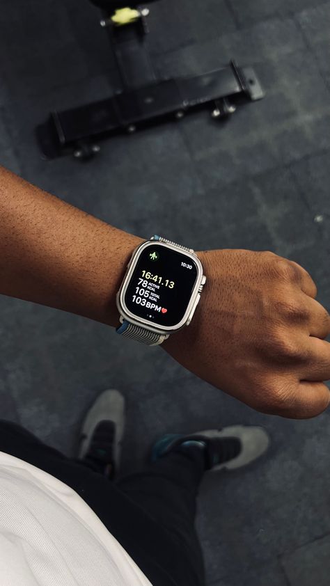 Smart Watch Aesthetic, All Red Nike Shoes, Apple Watch Aesthetic, Apple Watch Men, Red Nike Shoes, S8 Ultra, Coin Purse Pattern, Six Pack Abs Workout, Smart Casual Men