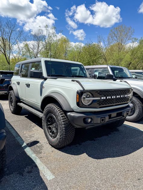 Blaze your own trails with the 2023 Ford Bronco Wildtrak 4-door 4x4. Unleash the spirit of adventure with unrivaled capability and iconic style. 🏞️ 

#FordBronco #HealeyBrothers #HudsonValley Ford Bronco Aesthetic, Bronco Aesthetic, Bronco 2023, 4 Door Bronco, Ford Bronco Wildtrak, Bronco Wildtrak, Ford Bronco 4 Door, Bronco Ford, Chevrolet Dealership