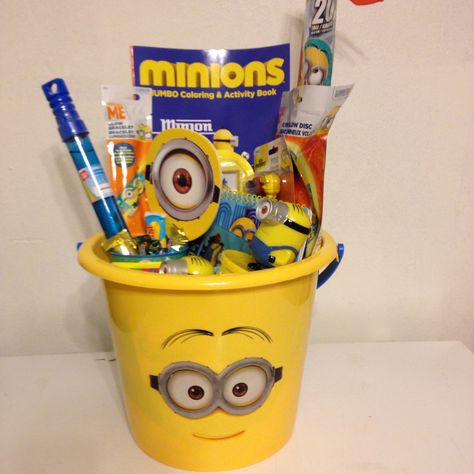 Minions themed Easter basket Color Themed Easter Baskets, Minion Basket, Minion Candy, Minion Gifts, Minion Decorations, Easter Basket Themes, Despicable Me Party, Grandchildren Gifts, Candy Easter Basket