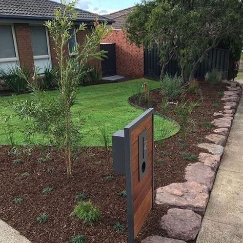 Curved Garden Edging, Garden Edge, Beds Australia, Front Lawn, The Cage, Garden Edging, Diy Landscaping, Garden Bed, Front Garden