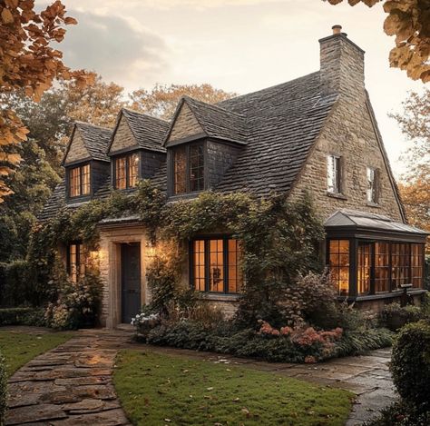 Farm Brick House Exterior, Wood And Brick, Brick House Exterior, Brick Homes, Family Cottage, Cute Cottages, House View, Cozy Cottages, Brick Exterior House