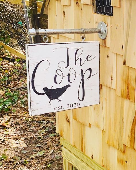 Coop Signs, Cute Chicken Coops, Chicken Coop Garden, Chicken Coop Decor, Duck Coop, Chicken Coop Signs, Diy Chicken Coop Plans, Chicken Coop Run, Coop Ideas