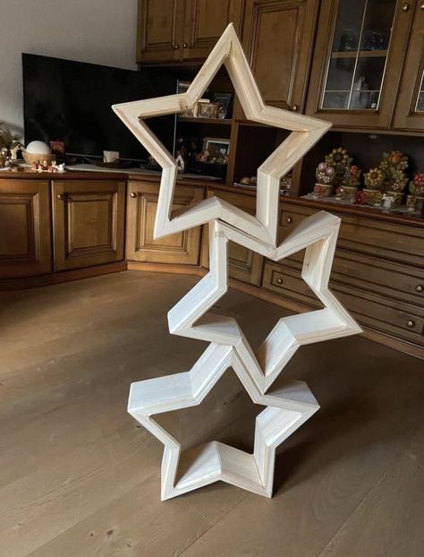 Christmas Wooden Stars Decoration, Christmas Diy Wood, Wooden Christmas Crafts, Holiday Arrangement, Noel Diy, Craft Room Decor, Star Christmas, Diy Christmas Decorations Easy, Wooden Stars