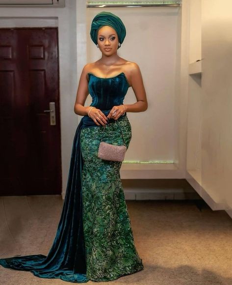 Asoebi Styles Lace Traditional Weddings, Asoebi Dress Styles, Latest Designer Party Wear Dresses, Nigerian Asoebi, Nigerian Traditional Dresses, Lace Asoebi, Nigerian Lace Dress, Nigerian Dress Styles, Aso Ebi Dresses