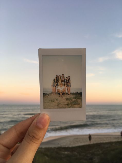 Instax Aesthetic, Jesus Background, Polaroid Photography, Instax Photos, Instagram Inspiration Posts, Polaroid Pictures, Instant Photos, Polaroid Photos, 背景 シンプル