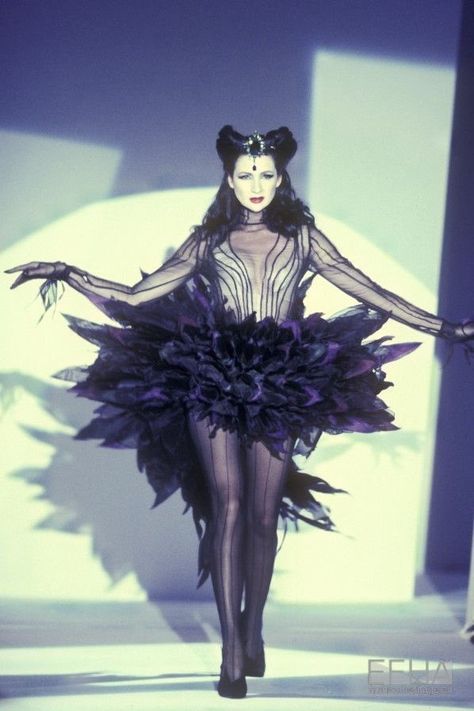 bezh on Twitter: "thierry mugler fall/winter 1992 haute couture piece (thierry mugler’s 1st haute couture collection) worn by sailor moon character (Koan)… https://t.co/mwebJzI46x" Thierry Mugler Aesthetic, Halloween Costume With Black Dress, Mugler Aesthetic, Mugler Inspired, Vintage Mugler, Mugler 90s, Mugler Runway, Mugler Fashion, Moon Costume