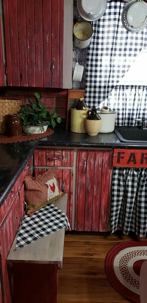 Red Farmhouse Kitchen, Red Farmhouse, Shed To Tiny House, Barn House, Farmhouse Kitchen, Primitive Decorating, Kitchen Dining Room, Tiny House, Farmhouse