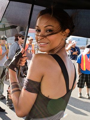 Zoe Saldana stars in half the scifi/ fantasy movies on the planet: she knows her genre being an avid reader! Also, she's the hottness (see: Crushes) Zoe Saldana Movies, Obx Fanfic, Avatar Cast, The Losers, Tribute Tattoos, Zoe Saldana, Ex Machina, Girl Crush, Gossip Girl