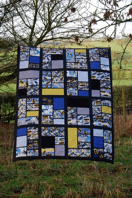 Batman Comic Book Quilt by Lynne @ Lilys Quilts, via Flickr Batman Quilt Ideas, Boys Blankets, Super Hero Quilt, Marvel Quilt, Guy Quilts, Batman Quilt, Superhero Quilt, Batman Comic Book, Star Wars Quilt