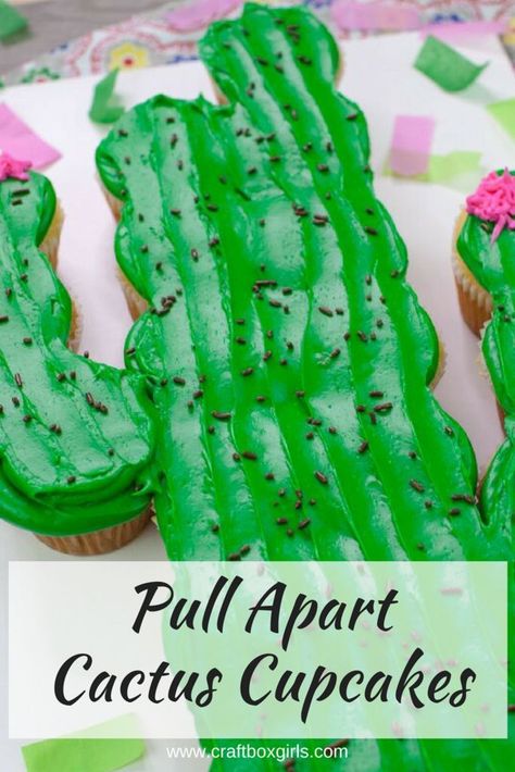 Cupcake Diy, Cactus Cupcakes, Cupcake Crafts, Pull Apart Cupcake Cake, Cactus Cake, Cake Pulls, Communion Ideas, Pull Apart Cupcakes, Fiesta Birthday Party