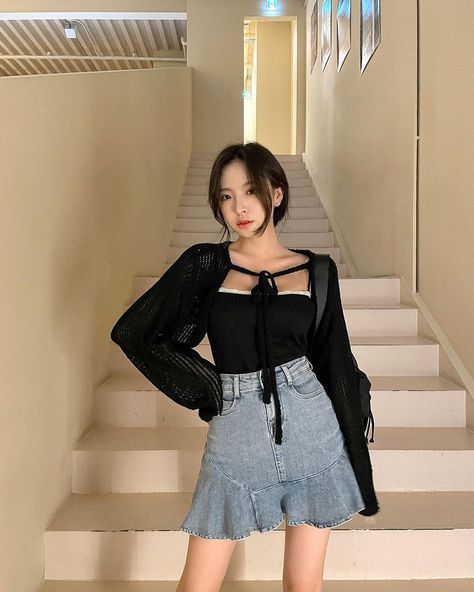 Bolero Cardigan, Kawaii Fashion Outfits, Korean Fashion Dress, Korean Fashion Trends, Tennis Skirt, Korean Beauty, Kawaii Fashion, Cute Casual Outfits, Kim Taehyung