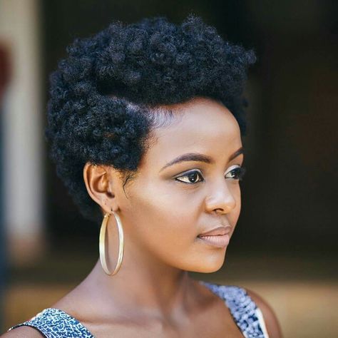 Sheila Ndinda - Kenyan naturalista Cabello Afro Natural, Natural Hair Woman, Bantu Knot Out, Twa Hairstyles, Pelo Afro, 4c Hair, Natural Hair Inspiration, Hair Crush, 4c Hairstyles