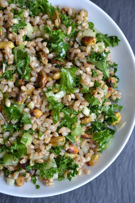 Farro, Kale & Pistachio Salad | Women of Today Farro Recipes, Pistachio Salad, Farro Salad, Grain Salad, Healthy Salads, Brown Rice, Summer Salads, Delicious Salads, Soup And Salad