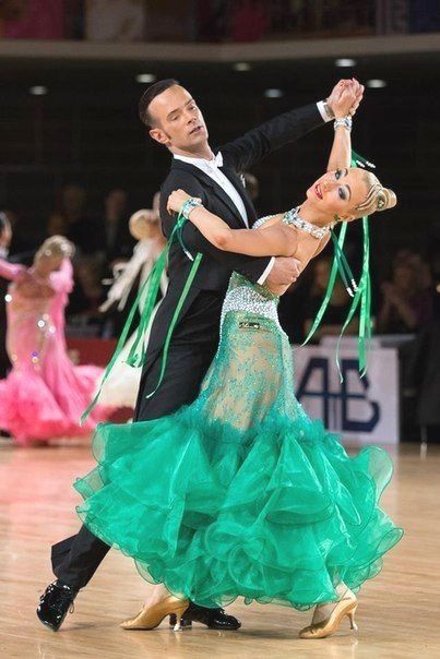 Dancing Pics, Salsa Dance Dress, Ballroom Hairstyles, Strictly Ballroom, Smooth Dance Dresses, Dancesport Costume, Standard Dance Dress, Ballroom Standard Dress, Ballroom Fashion