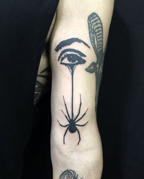 Grunge Traditional Tattoo, Blackwork Tattoo Style, Schizo Tattoos, Abstract Filler Tattoo, G59 Tattoos, Word Tattoo Ideas, Horrible Tattoos, Ma Tattoo, Optical Illusion Tattoos