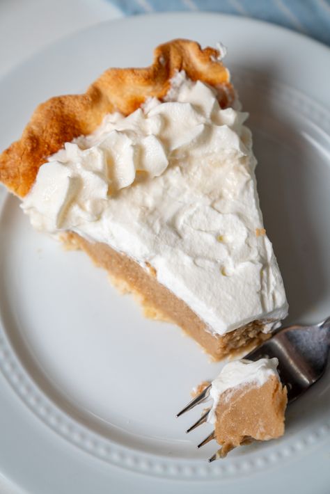 Butterscotch Chip Pie, Old Fashioned Butterscotch Pie, Butterscotch Pie Old Fashioned, Pies Recipes Easy, Scotch Pie Recipe, Usa Recipes, Butterscotch Pie Recipe, Recipe Using Tortillas, Baking Pies