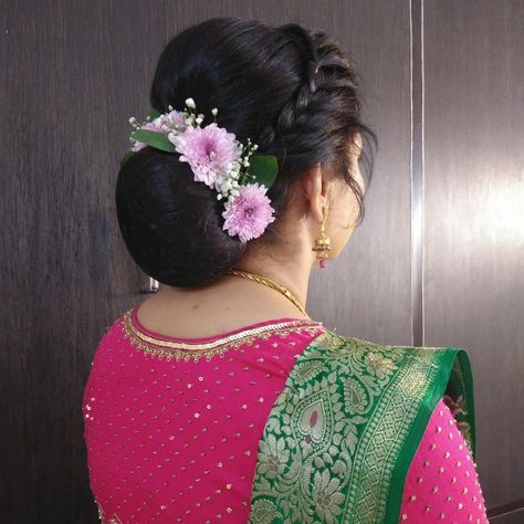 Bun Hairstyles Indian For Mom, Law Bun Hairstyle Indian, Mom Hair Styles For Wedding, Hairstyle For Bride Mother Indian, Bridal Amboda Hairstyle, Bridal Mom Hairstyles, Wedding Mom Hairstyles, Koppu Hairstyles Indian, Bun Hairstyles Indian