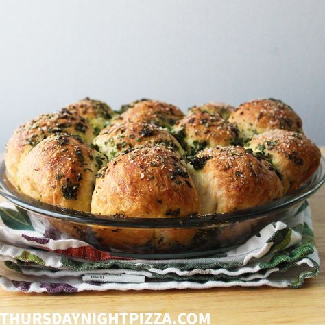 Easy Pizza Dough Dinner Rolls with Garlic-Herb Butter Pizza Wreath, Rhodes Rolls Recipes, Rhodes Dinner Rolls, Buttery Rolls, Easy Marinara Sauce, Garlic Rolls, Easy Pizza Dough, Dinner Roll, No Cook Appetizers