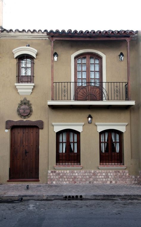 Villa Design Plan, Hacienda Style Homes, Mexico House, Villa Design Architecture, Exterior House Paint Color Combinations, Design Villa, House Villa, Villa Plan, Casas Coloniales