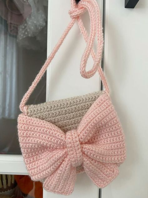 Crochet Free Patterns: Timeless Elegance in Every Bag-Halloween Ideas crochet bag aesthetic #crochetbagaesthetic #crochet #crochetbag #crochetbags 2.407 Elegant Crochet Bag Handbags, Crochet Bag Aesthetic, Free Crochet Bag Patterns, Magic Crochet, Crochet Shoulder Bags, Free Crochet Bag, Crochet Backpack, Crochet Bag Pattern Free, Crochet Pouch