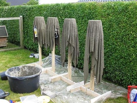 Concrete Leaves, Diy Beton, Tanaman Pot, Cement Flower Pots, Diy Concrete Planters, Cement Diy, Concrete Diy Projects, Kraf Diy, Tanah Liat