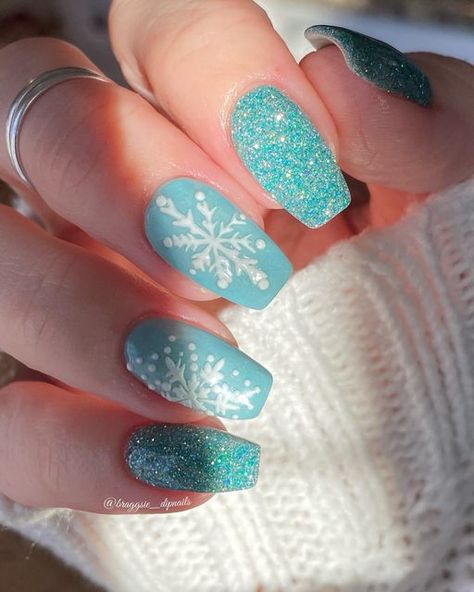 Wintry Nail Designs, Tiffany Blue Christmas Nails, Winter Snow Nail Designs, Turquoise Winter Nails, Snow Blue Nails, Beachy Christmas Nails, Mint Christmas Nails, Blue Christmas Nails Almond, Turquoise Christmas Nails