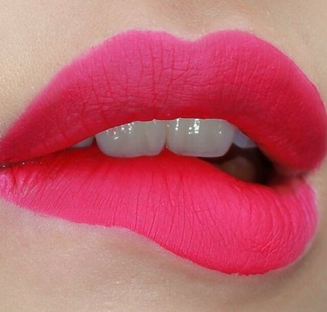 limecrime pink velvet Bold Lip Makeup, Light Pink Lips, Hot Pink Lips, Bright Lips, Natural Blush, Lip Beauty, Pink Lip Gloss, Bold Lips, Hot Lips