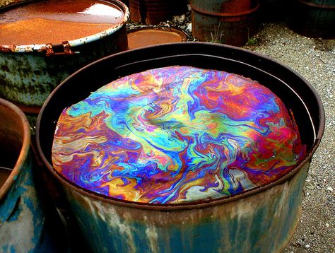 oil ... slick :) Toxic Waste Aesthetic, Surrealism Ball, Alchemy Aesthetic, Holographic Aesthetic, Foto Macro, Toxic Waste, Oil Slick, Oil Water, Color Textures