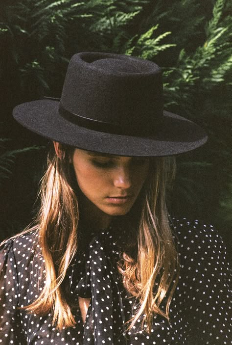 Summery Hats You Can Wear in Winter | Lack of Color | Broadsheet - Broadsheet Monroe Hat, Lack Of Color Hat, Mode Tips, Lack Of Color, Blazer Outfit, Boater Hat, Classic Hats, Love Hat, Outfits With Hats