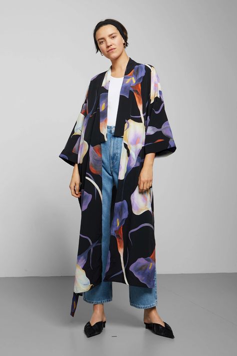 Bass Kimono - Black - Dresses & Jumpsuits - Weekday FI Black Kimono Dress, Kimono Woman, Look Kimono, Black Jumpsuit Dress, Kimono Outfit, Mode Kimono, Shirts And Blouses, Simple Fits, Mode Boho