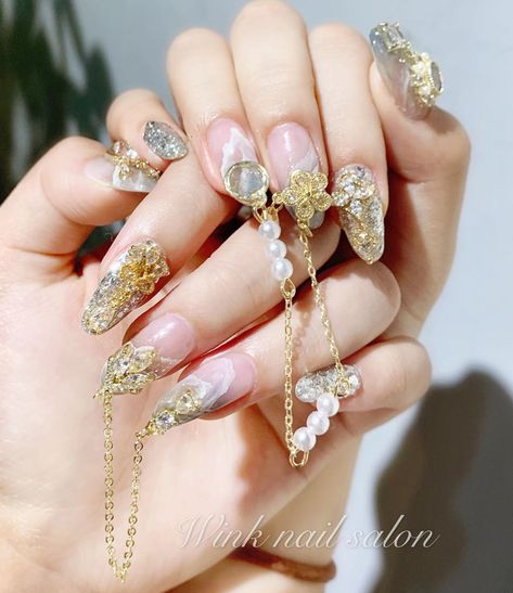 Chain nails Chain Nails Art, Nails With Chains Accessories, Chain Nail Art Design, Nails With Chain, Chain Nail Art, Chain Nails, Nail Jewellery, Asian Nail Art, Nails Vintage