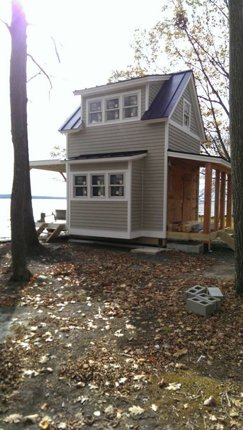 Two-Story Tiny Cabin on Butler Island in Vermont Tall Tiny House Plans, 2 Story Tiny House, Two Story Tiny House, The Butler, House Shed, Tiny House Inspiration, Tiny Cabins, Tiny House Floor Plans, Mobil Home