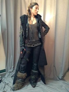 Anya Post Apocalyptic Outfit, Apocalypse Fashion, Apocalyptic Clothing, Stile Casual Chic, Post Apocalyptic Fashion, Arte Punk, Apocalyptic Fashion, Post Apocalyptic, Fantasy Clothing