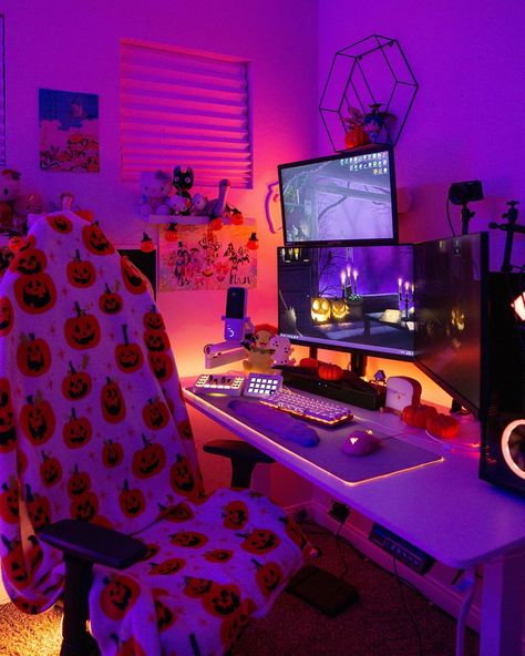 throwback to my halloween setup from last year - should i decorate this year?🙂‍↕️🎃 ——— #gamingsetup #gamingpc #gamergirl #halloween #pcgaming #pcgamer #setup #setupinspiration #elgato #tech #gamersetup #cozygaming Gaming setup cozy gamer halloween vibes Gaming Setup Cozy, Gamer Vibes, Halloween Setup, Cozy Gamer, Gamer Setup, Gaming Room Setup, Halloween Vibes, Pc Setup, Room Setup