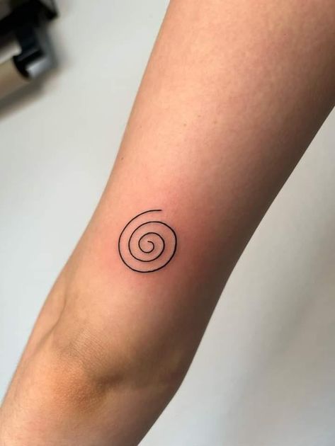 Fibonacci Spiral Tattoo Golden Ratio, Swirl Tattoo Spirals, Spiral Tattoo Designs, Fibbonaci Spiral Tattoo, Spiral Tattoo Ideas, Spiral Meaning, Fibonacci Spiral Tattoo, Spiral Tattoo, Fibonacci Tattoo