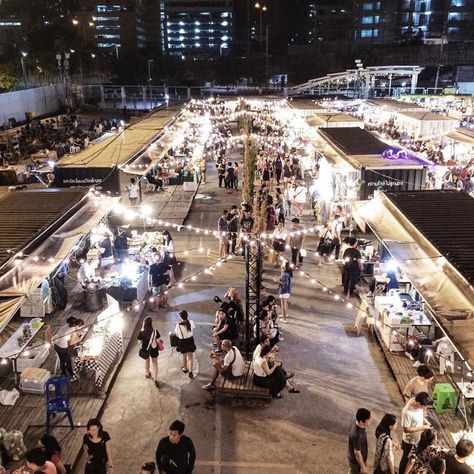 Street Market Architecture, Asian Night Market, Market Landscape, Bangkok Night Market, Food Court Design, Floating Market Bangkok, Street Food Design, Shopping Market, Pratunam Market Bangkok