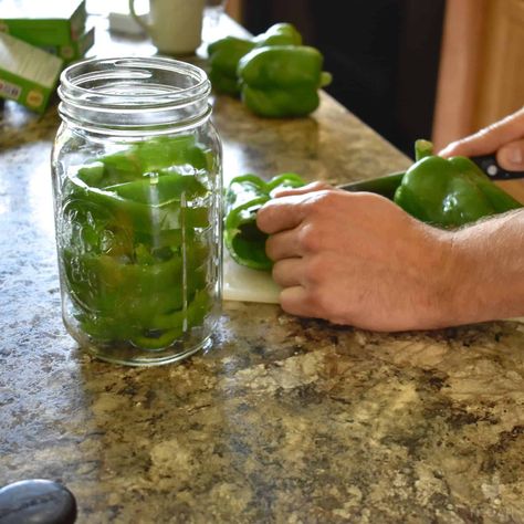 How to Can Bell Peppers - Easy Recipe • New Life On A Homestead Canning Bell Peppers And Onions, Canning Bell Peppers, Recipes With Banana Peppers, Canning Peppers, Green Pepper Recipes, Easy Canning, Pressure Canning Recipes, Canning Process, Bell Pepper Recipes