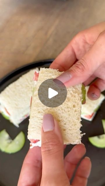 Tomato Sandwich Ideas, Tea Party Snack Ideas, How To Make Tea Sandwiches, Cucumber Tomato Sandwich, Tea Party Spread, How To Make Sandwich Bread, Sandwich For Party, Little Sandwiches For A Party, Brunch Sandwich Ideas