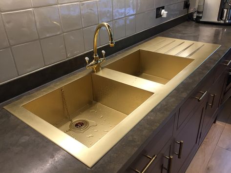 https://flic.kr/p/CVdPTd | Drop in Brass Sink Drainer Aesthetic Home Decor Ideas, Kitchen Decoration Ideas, Binary Options Trading, Copper Interior, Barn Kitchen, Metal Sheets, Brass Interior, Sink Drainer, Brass Sink