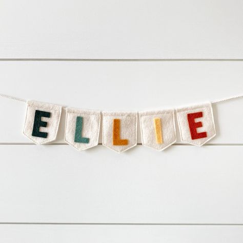 Felt Banner small With Custom Lettering Personalized Flag - Etsy Baby Name Banners, Felt Bunting, Felt Name Banner, Name Bunting, Baby Nurseries, Diy Bebe, Felt Banner, Name Banner, Felt Pennants