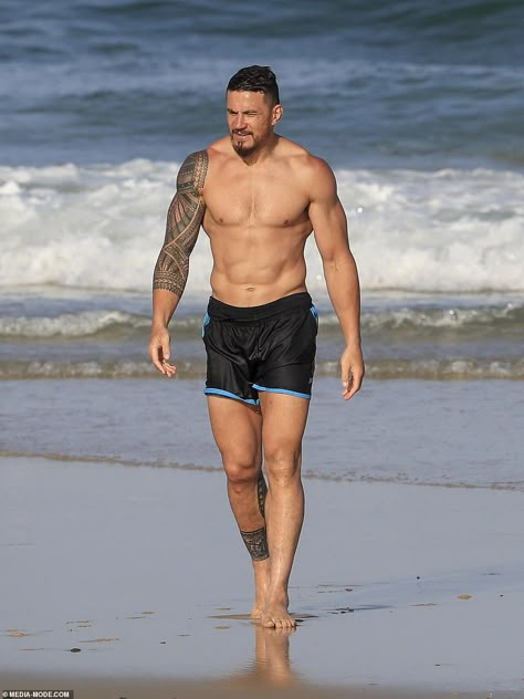 Sonny Bill Williams Tattoo, Sonny Bill Williams, Hot Rugby Players, Rugby Men, Pregnant Wife, Inked Men, Maori Tattoo, Rugby Players, Six Pack