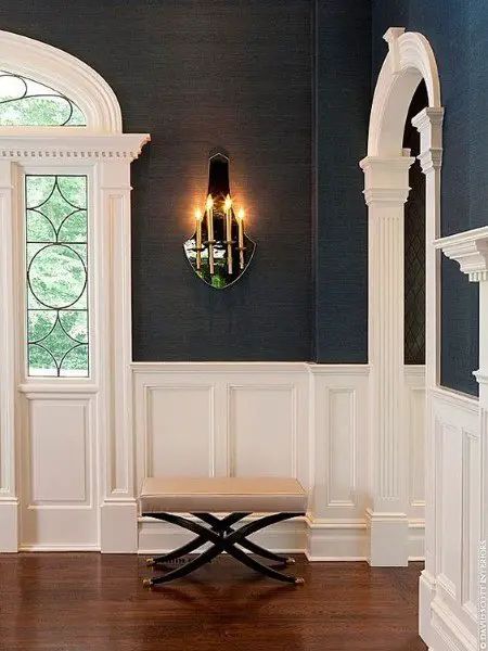 Cloth Wallpaper, Wainscoting Bedroom, Wainscoting Bathroom, Dining Room Wainscoting, Wainscoting Styles, Houses Architecture, Style Deco, Grasscloth Wallpaper, Entry Hall