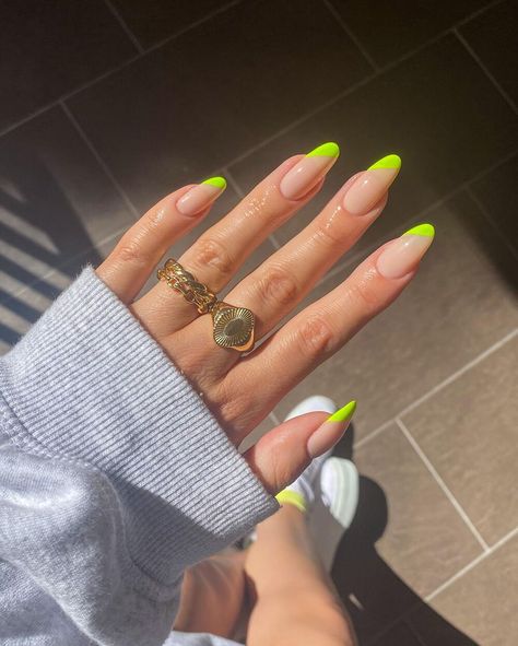 Summer Yellow Nails, Nail Model, Neon Yellow Nails, Neon Nail Designs, Yellow Nail Art, Yellow Nails Design, Yellow Nail, Summer Yellow, Pretty Designs